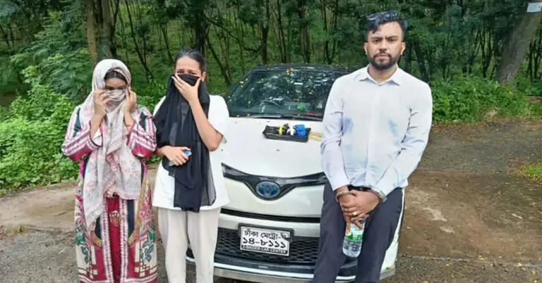 আটক হওয়া তিনজন